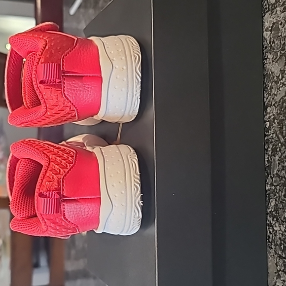 Shoes - Picture 3 of 4